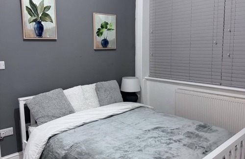 Poole House | Bed & Breakfast - 2 Double Rooms With Ensuites
