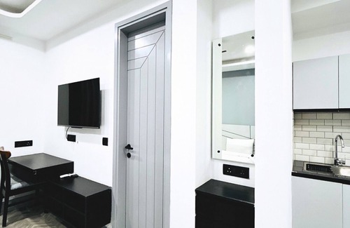 Sushant Lok Apartment | BedChambers Serviced Apartment, Golf Course, Gurgaon