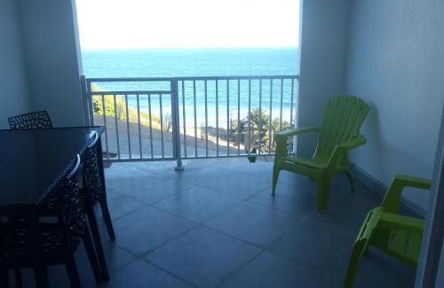 Terre-de-Haut Apartment | Bel hébergement indépendant, 3 pièces, terrasse très belle vue mer, proche plages, super calme