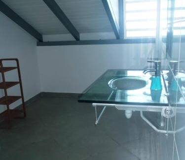 Terre-de-Haut Apartment | Bel hébergement indépendant, 3 pièces, terrasse très belle vue mer, proche plages, super calme