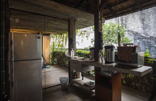 Kampung Kuchai Hotel | Belakang Kong Heng by DreamScape