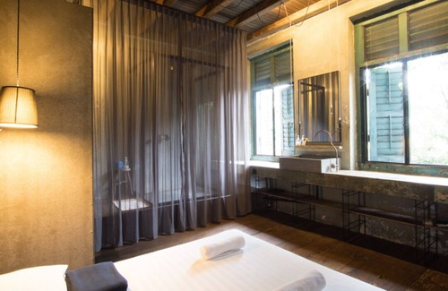 Kampung Kuchai Hotel | Belakang Kong Heng by DreamScape