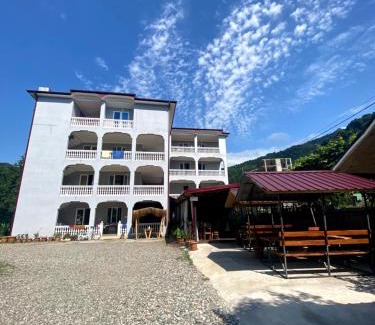 Gonio House | Beliy Dom