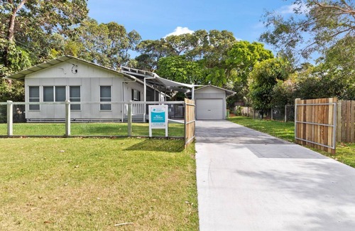 Point Lookout House | Bella on Boreen by Discover Stradbroke, 4 bed, 2 bath, contemporary beach house