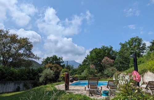 Saint-Pee-sur-Nivelle Villa | Belle maison basque avec grande Piscine chauffée (5x10m2)