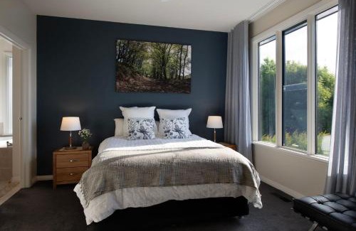 Daylesford House | Belle Voir- scenic views, steps from town