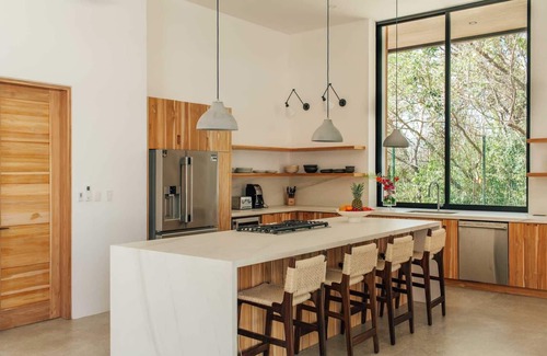 Playa Guiones Villa | Bellevue, great Location! Private path to beach