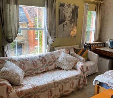Glastonbury House | Bellhay Orchard