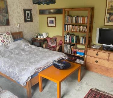 Glastonbury House | Bellhay Orchard