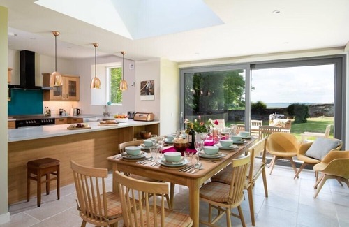Kirkcudbright Cottage | BELTIE LODGE, pet friendly, with open fire in Borgue