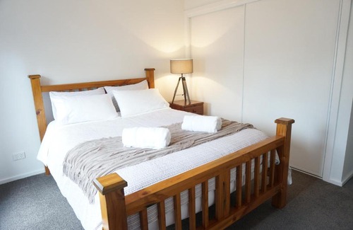 Mansfield Apartment | Ben's Place - modern & convenient