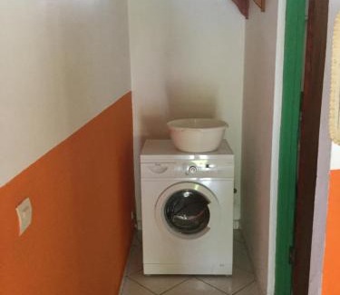 Le Moule House | Bercé Par Le COCOTIER Meublé 2 chambres