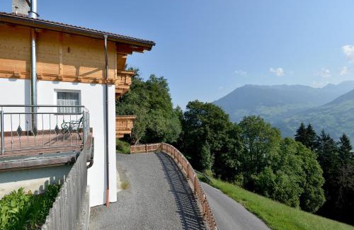 Aschau Im Zillertal House | Bergchalet Emberg mit Sauna
