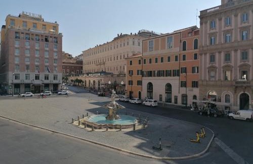 Rione III Colonna Apartment | Bernini apartment