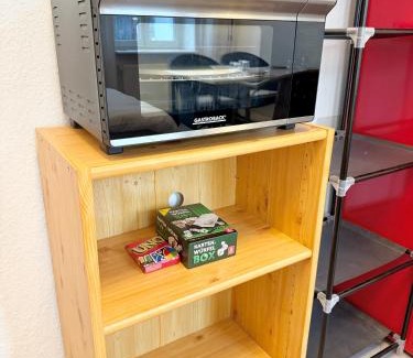 Schwerin Apartment | Berta - Zentrale Wohnung - 2 Küchenzeilen - Nähe Bahnhof