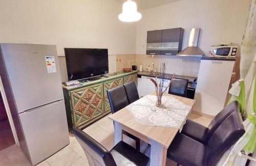 Brna Apartment | Bertie's Lodge - Four Bedroom Apartment A4