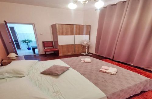 Brna Apartment | Bertie's Lodge - Four Bedroom Apartment A4