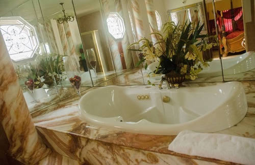 IronShore Estates Bed & Breakfast | Bertrann Bed & Breakfast