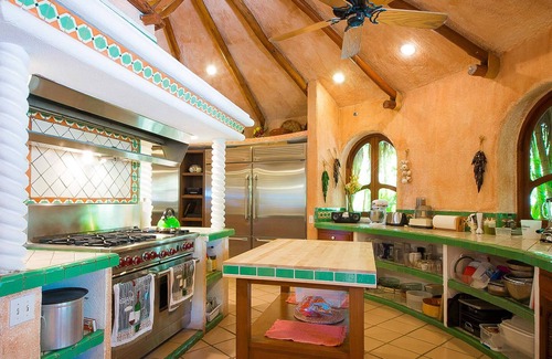 Cabo San Lucas Villa | Best Beachfront Resort Perfect for All Occasions