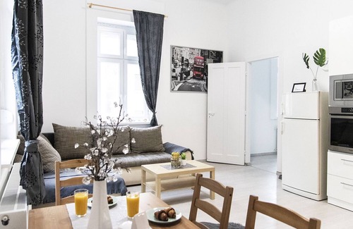 Castle Hill Apartment | Best getaway in the heart of Buda near Buda Castle with parking!