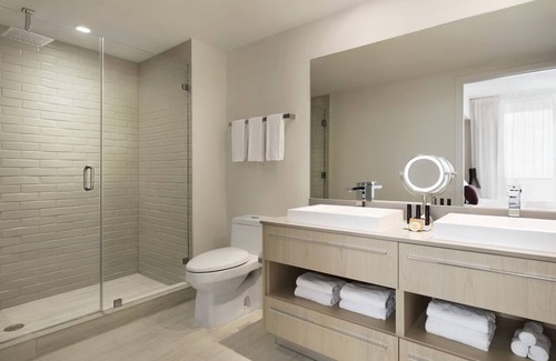 Hollywood South Central Beach Hotel | Best Place to Stay in Florida! 3 Comfortable Units, Kitchen, Pool