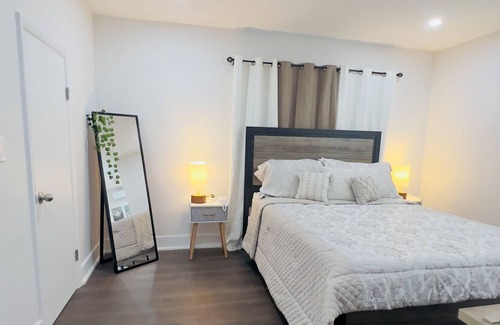 Coral Terrace House | Best Price New 3BD With Big Pool! Central Location Near Airport & Downtwn!