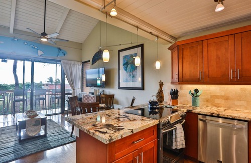Kihei Condo | Best Unit/Location w/Ocean View! Fully Renovated End-Unit!