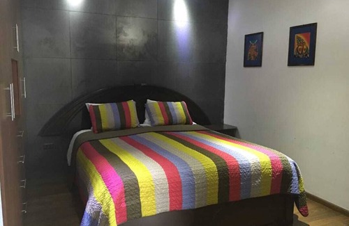 Cochabamba Apartment | Best View in the City. Lovely 2-bedroom apartment with WiFi in Cochabamba