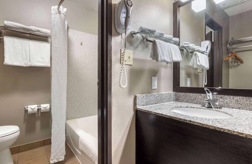 Paradise Hotel | Best Western McCarran Inn
