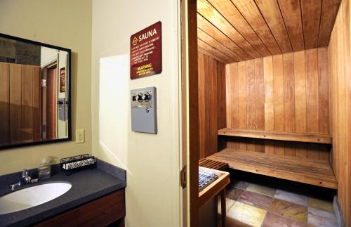 North Park Hotel | Best Western Plus Clocktower Inn