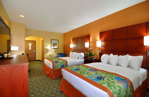 Raisin Hotel | Best Western Plus Fresno Inn