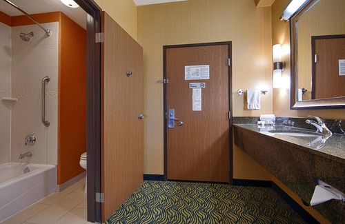 Raisin Hotel | Best Western Plus Fresno Inn