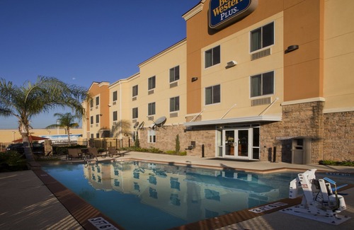 El Lago Hotel | Best Western Plus Seabrook Suites