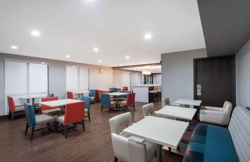 Lafayette Hotel | Best Western Plus Lafayette Hotel University Area
