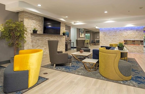 El Lago Hotel | Best Western Plus Seabrook Suites