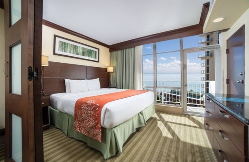Sunny Isles Beach Hotel | Better Choice for your Beach Getaway! 4 Spacious Units, Onsite Dining, Pool