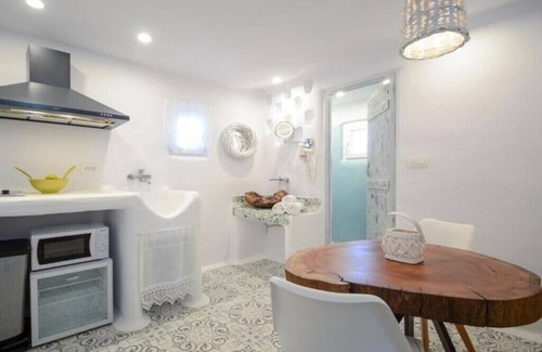 Plaka Apartment | BH094 - C - Suite Naxos