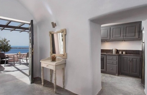 Oia Apartment | BH721 - C - Suite Santorini