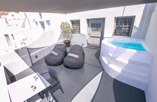 Oia Apartment | BH721 - C - Suite Santorini