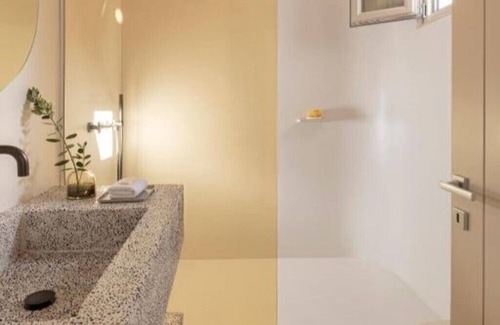 Fira Apartment | BH941 - C - Suite Sanrotini