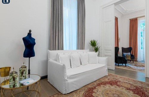 Plaka Apartment | BHA013 - C - Suite Athens