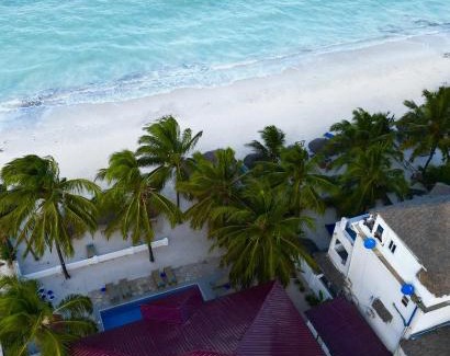 Pwani Mchangani Hotel | BIANCO AZZURRO Hotel & Restaurant