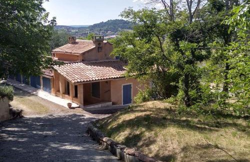 Apt House | Bienvenue à la Source dans une Maison de Charme