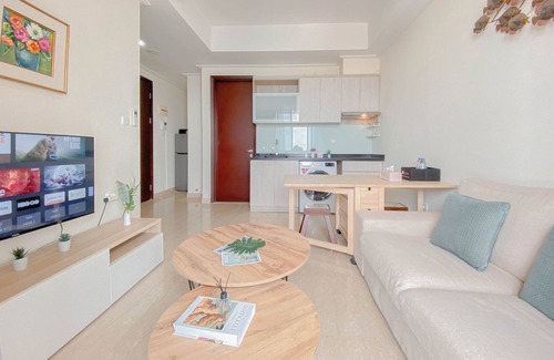Cikini Apartment | Big and Cozy 1BR with Working Room Menteng Park Apartment