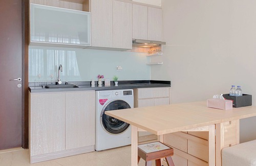 Cikini Apartment | Big and Cozy 1BR with Working Room Menteng Park Apartment