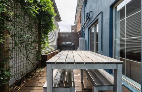 Port Melbourne House | Big Blue - A Sunny Escape near Port Melbourne Beach