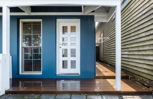 Port Melbourne House | Big Blue - A Sunny Escape near Port Melbourne Beach