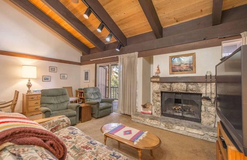 Dollar Point House | Big Dipper by AvantStay Cozy Tahoe City Condo Close To Everything!
