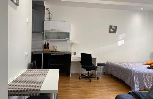 Kallio Apartment | Big studio close to center with WiFi
