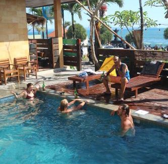 Batu Bolong House | Bima Sakti Homestay Echo Beach Canggu